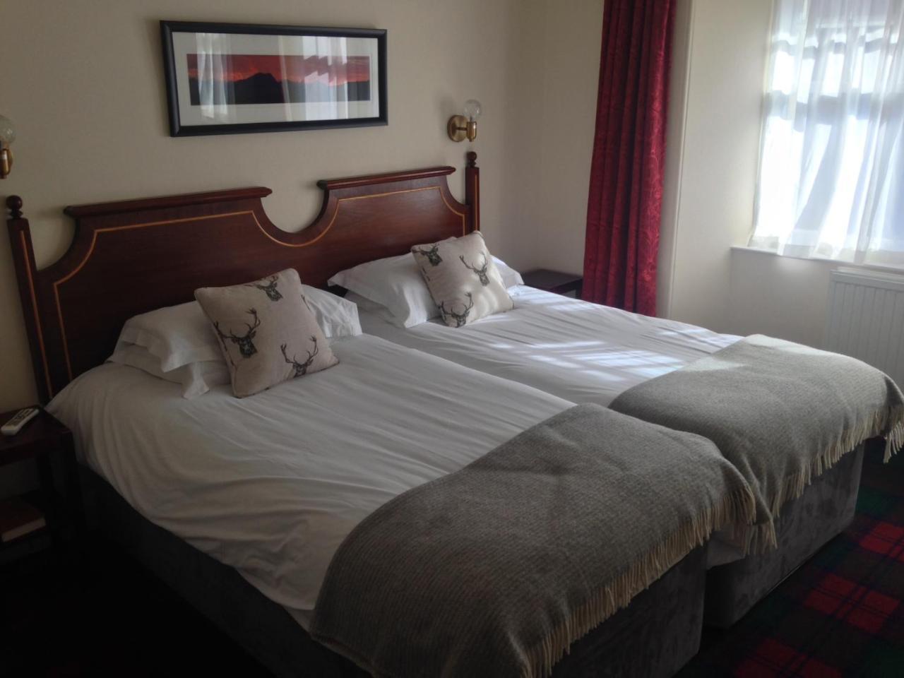Twin Room with Private Bathroom