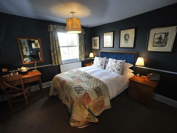 Deluxe Double Room Shower