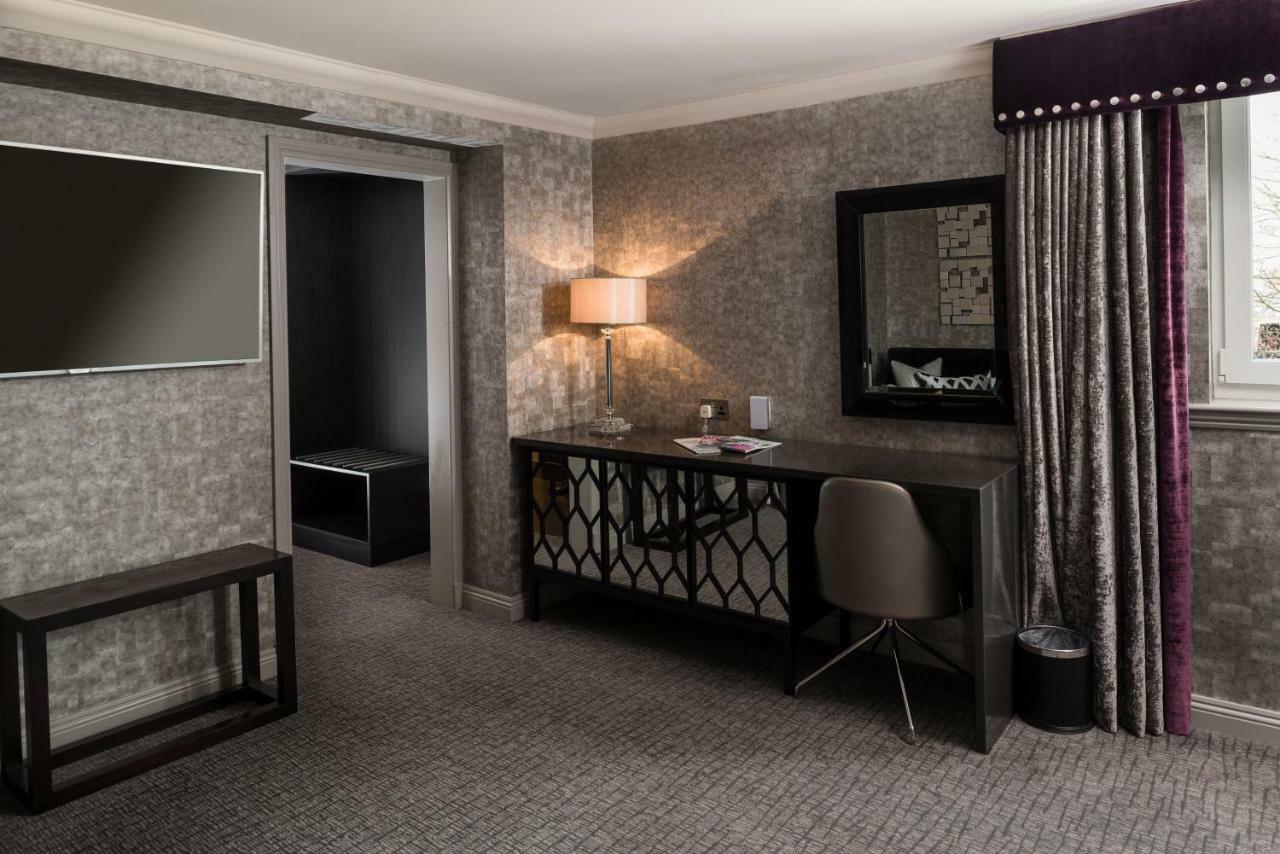 Suite Family Room