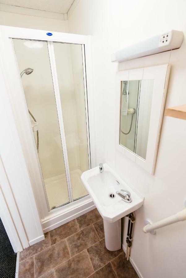 Twin Room Private Bathroom