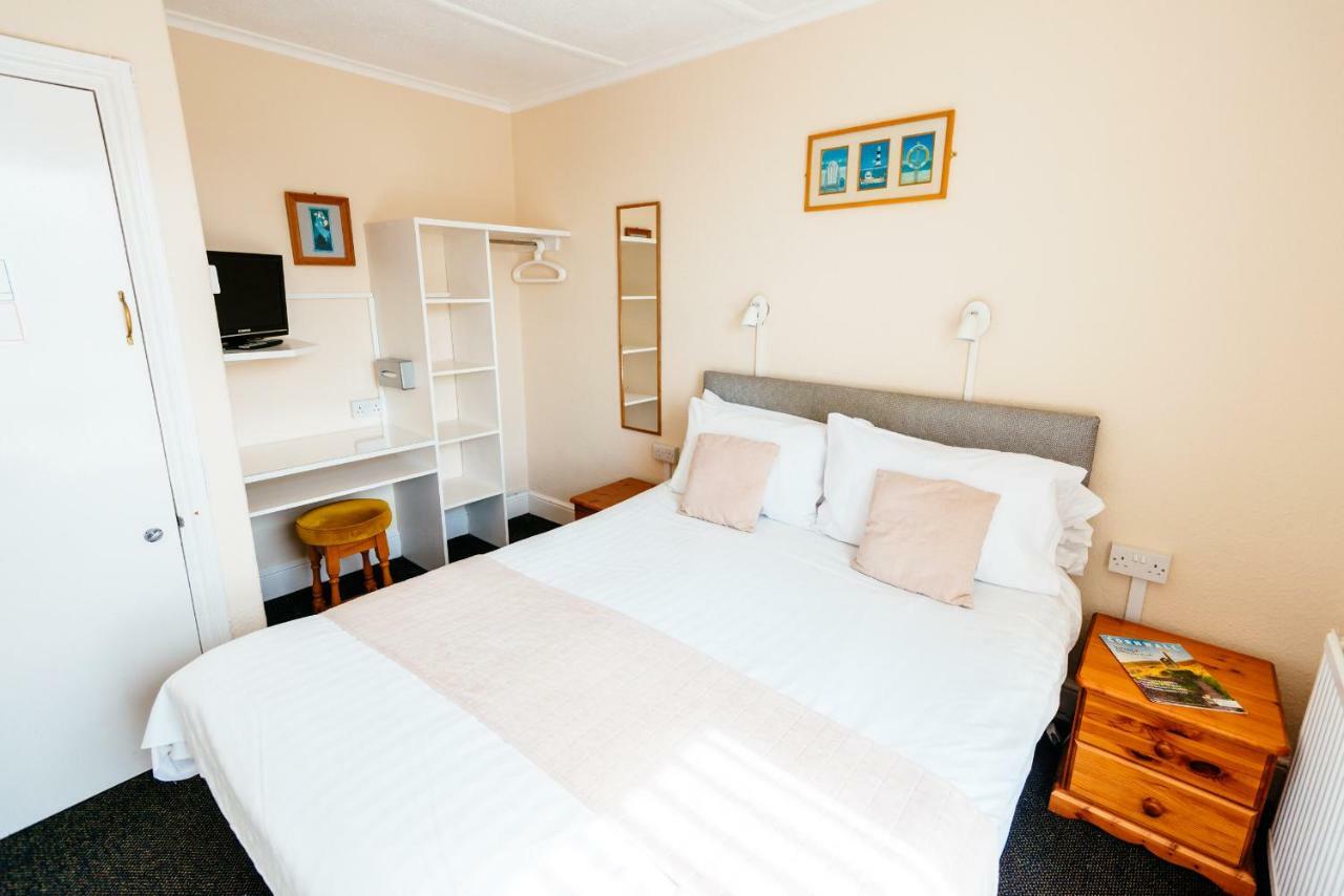 Double Room Private Bathroom