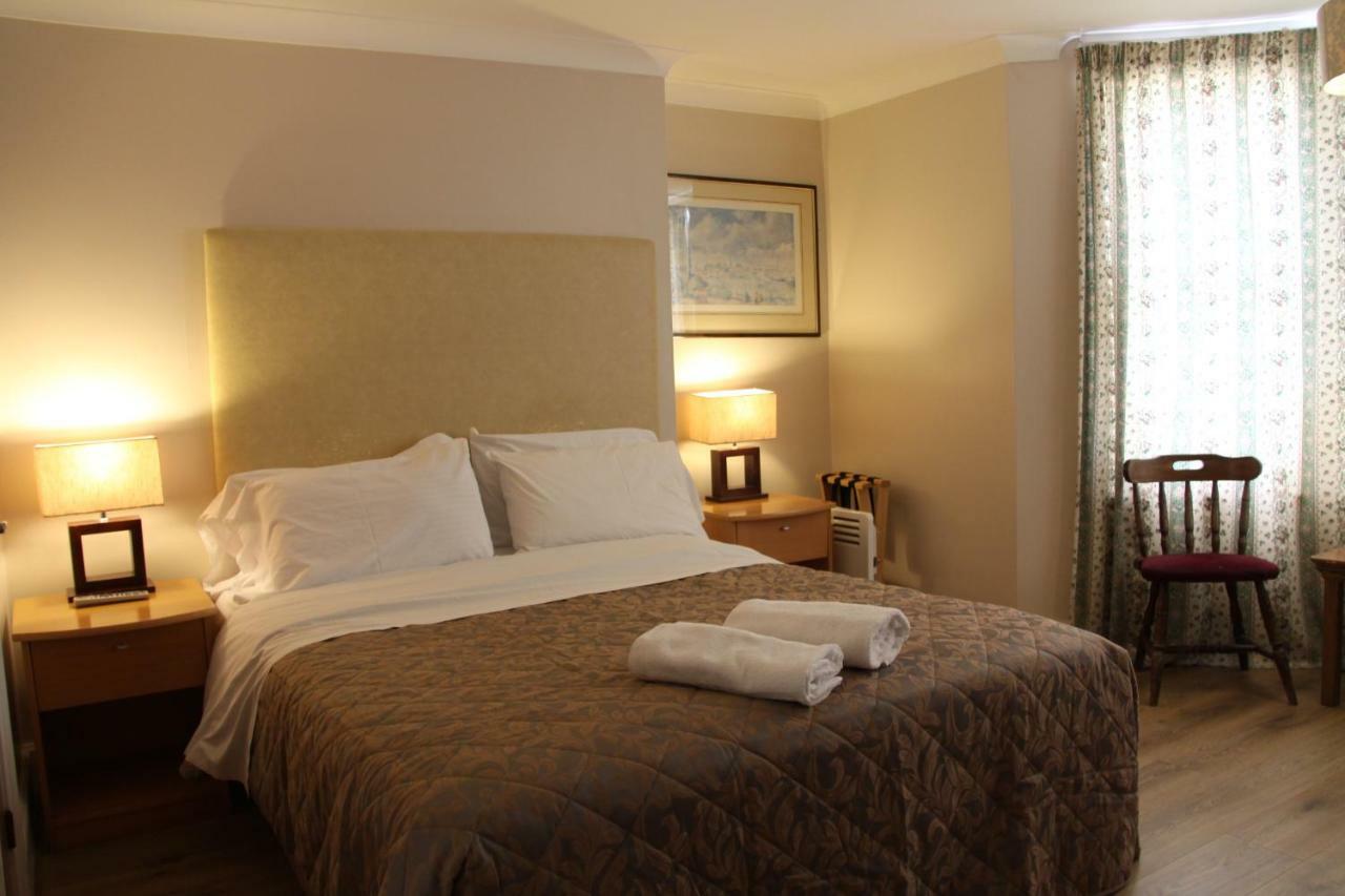 Double Room Private Bathroom