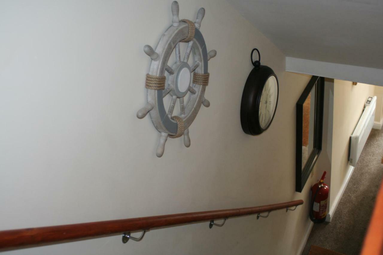 Deluxe Room (2 Adults + 1 Child)