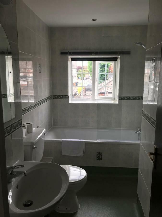 Twin Room Private Bathroom
