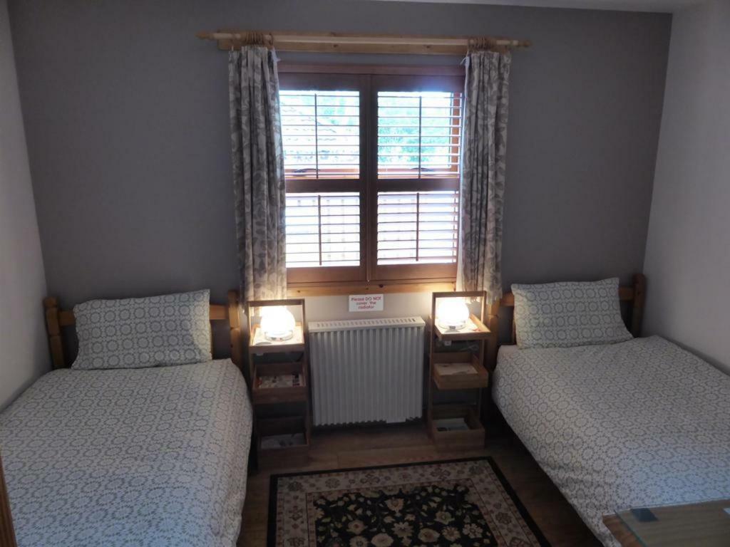 Twin Room with Bathroom