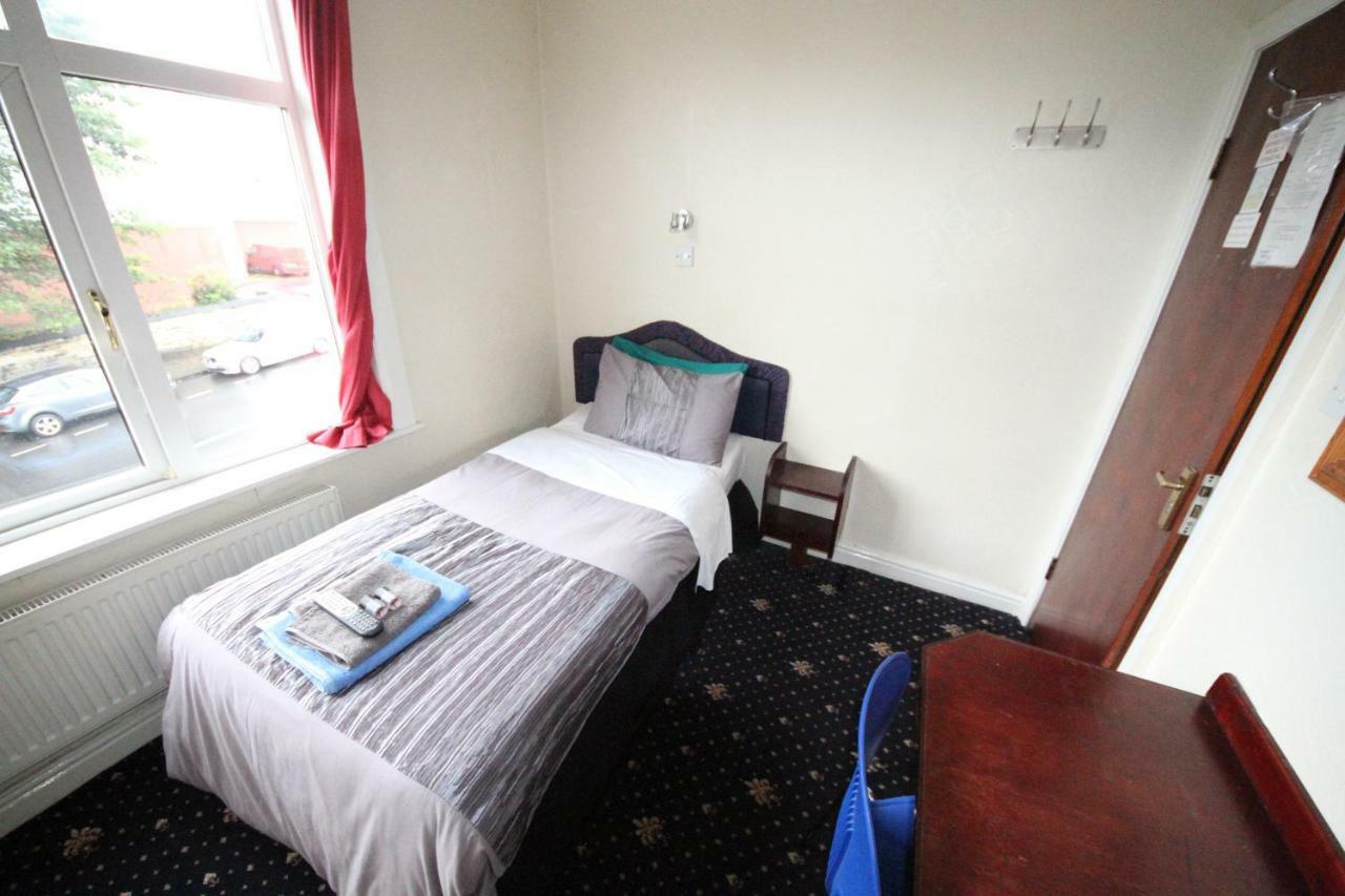 Single Room with Shared Shower and Toilet