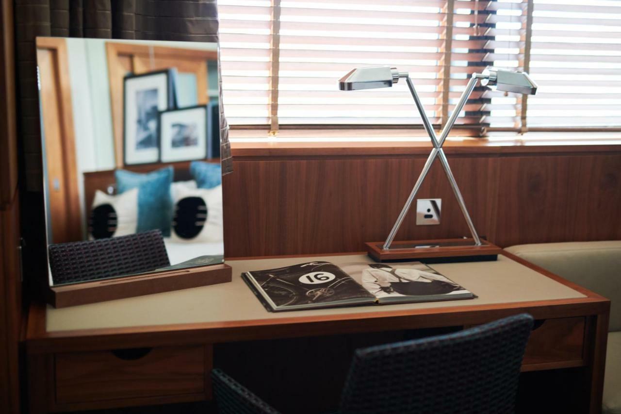 Aviator Road,912911305:JPEG