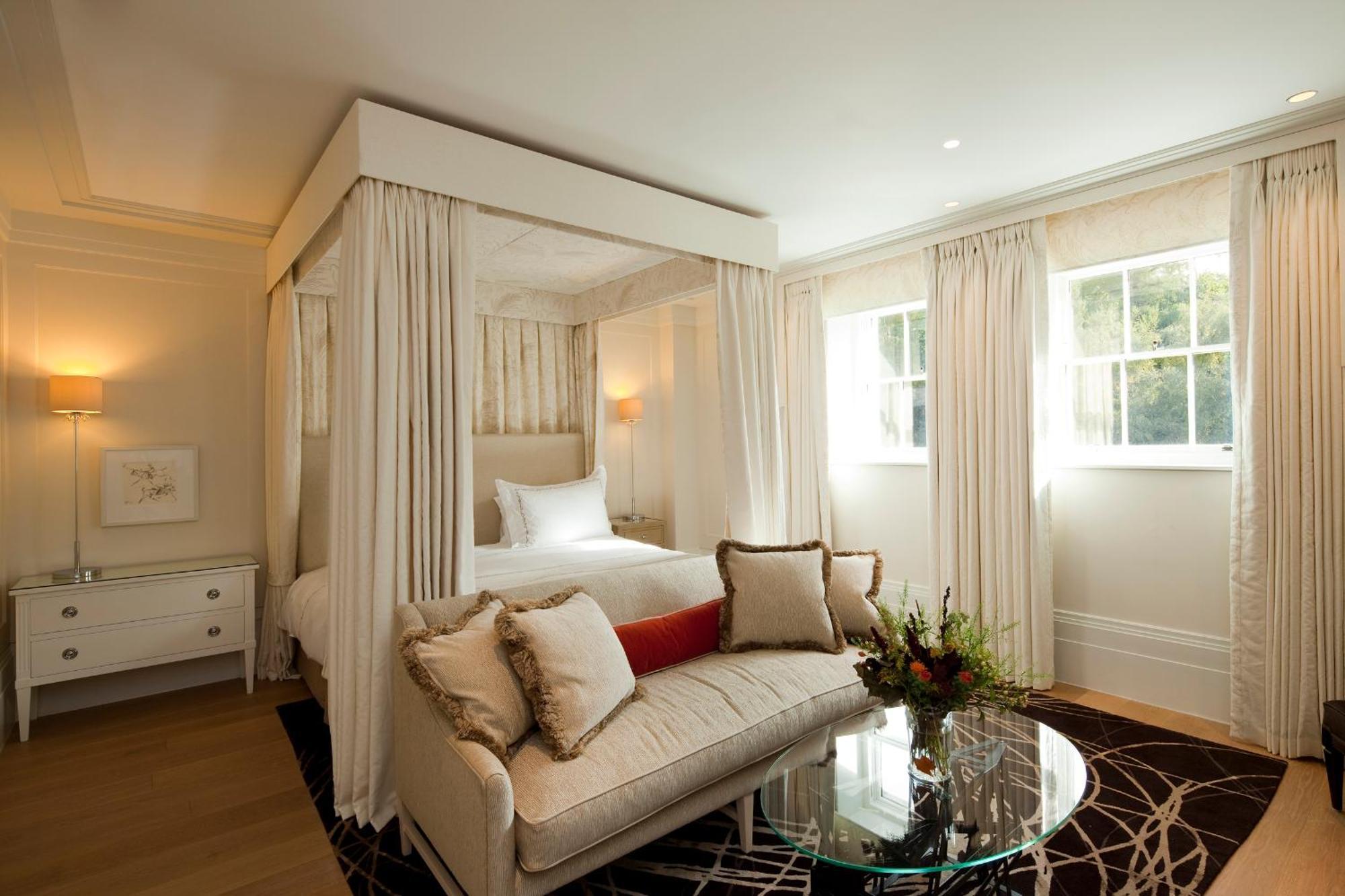 Deluxe King Room Main Building