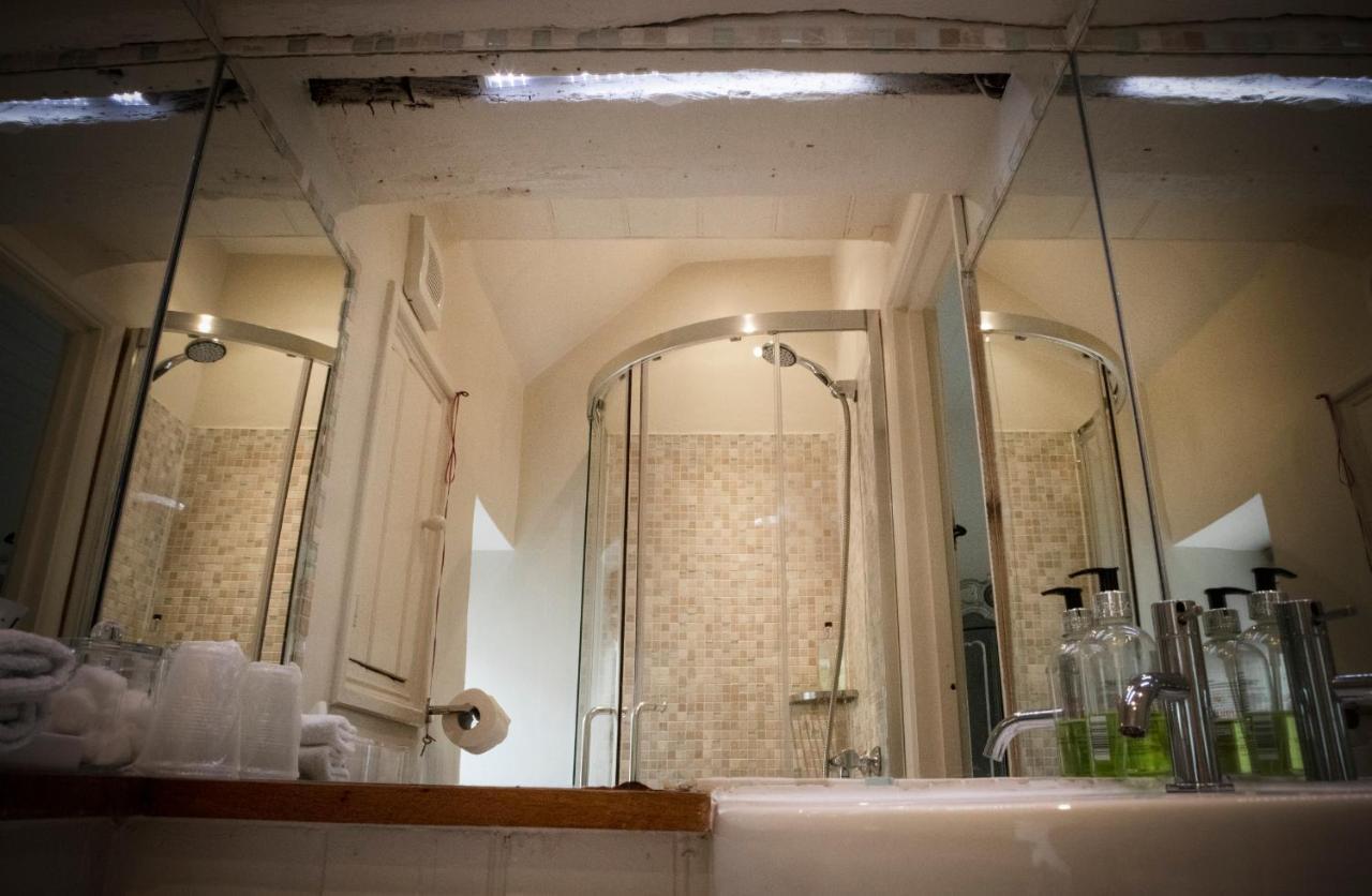 Deluxe Double Room with Shower