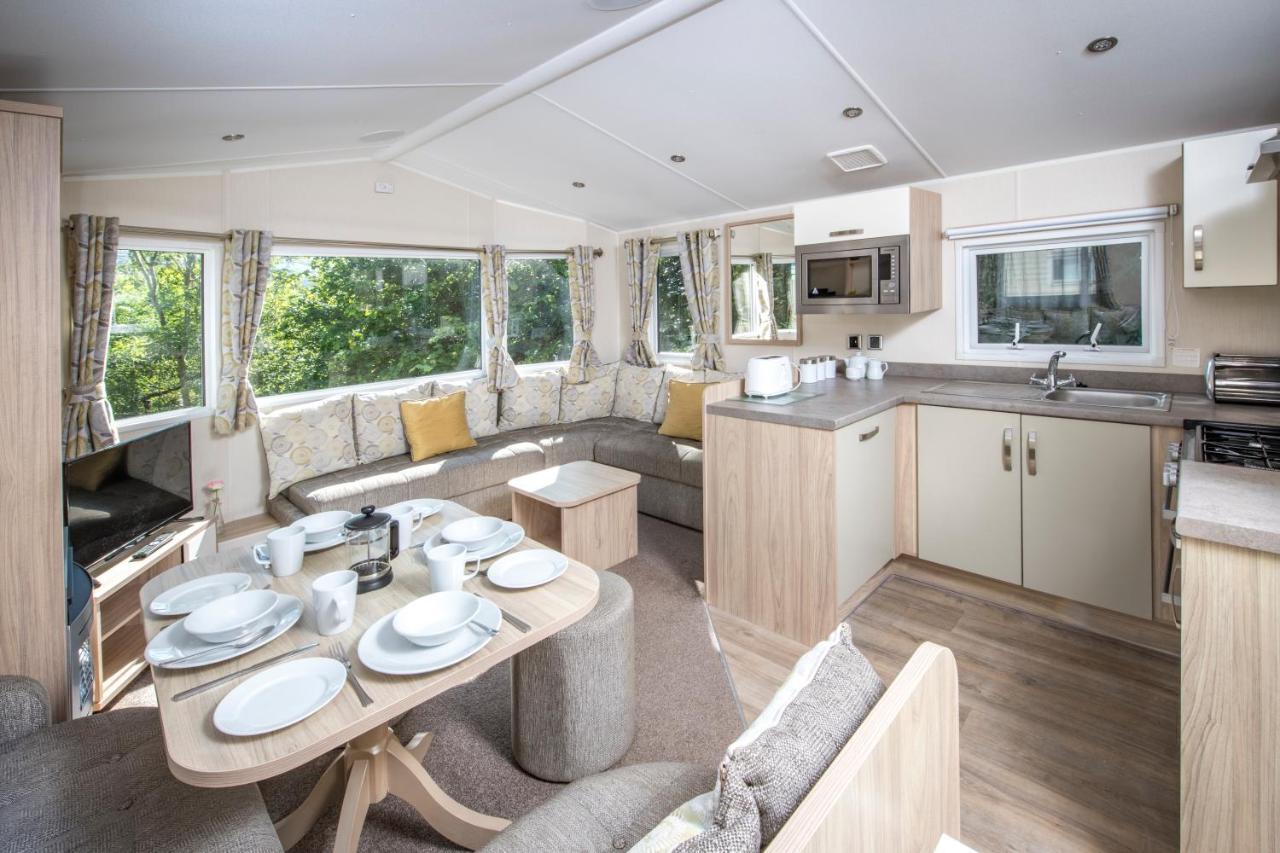 2 Bedroom Gold Caravan