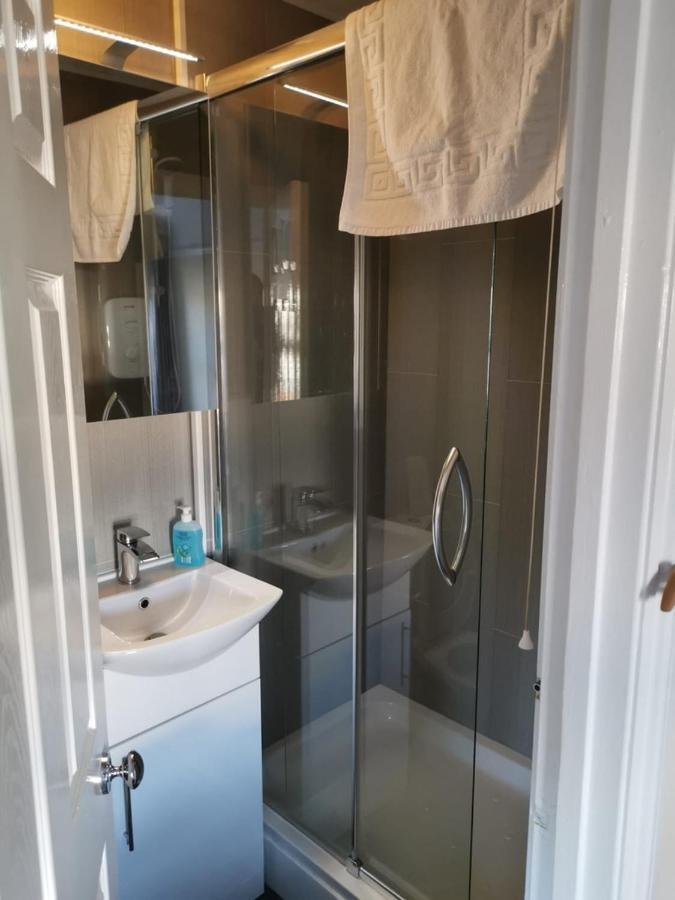Twin Room Bathroom
