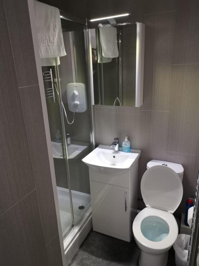 Twin Room Bathroom