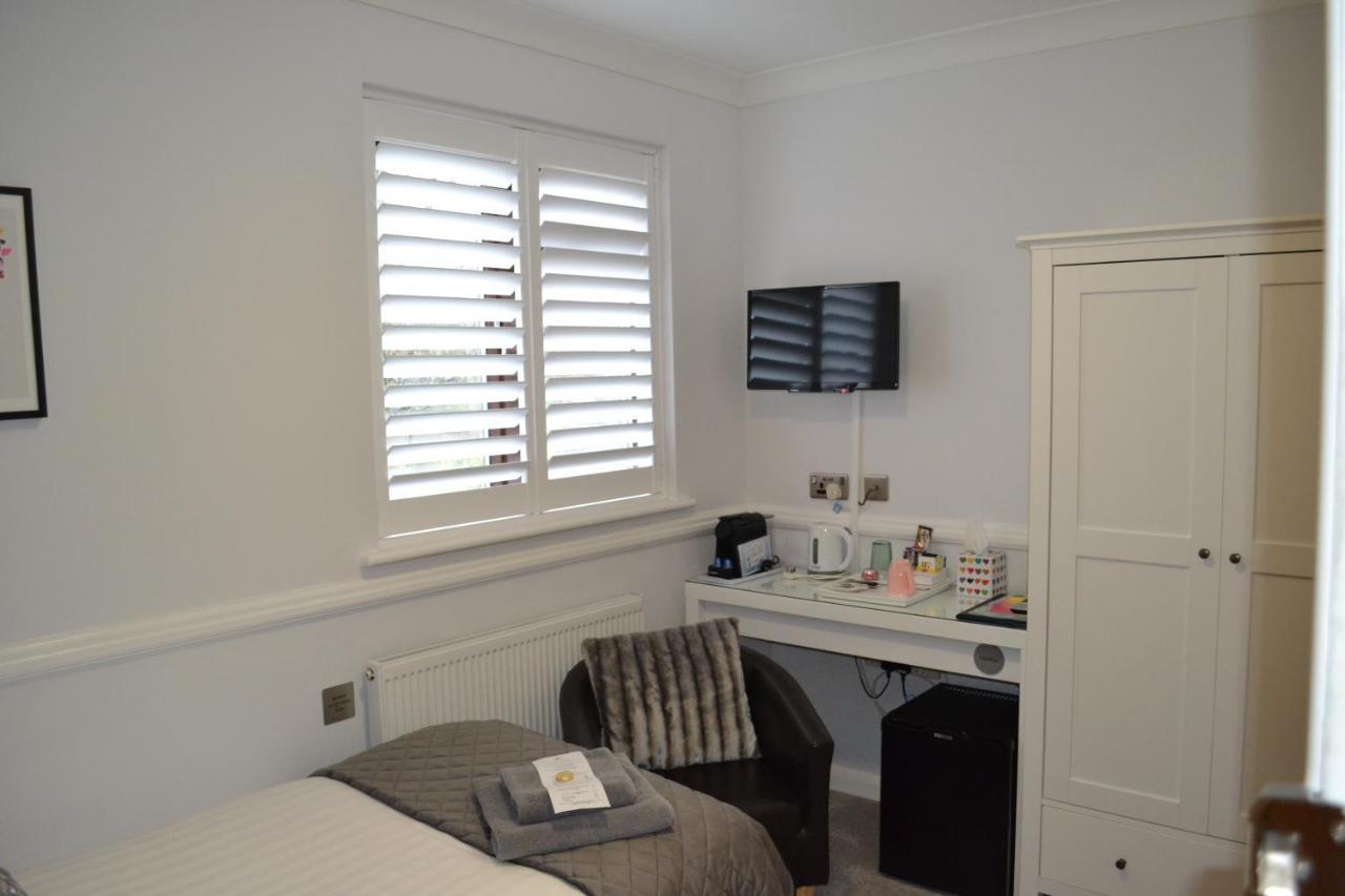 Single Room,979755727:JPEG