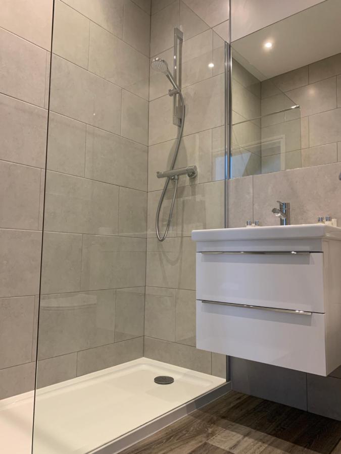 Double or Twin Room ensuite Bathroom