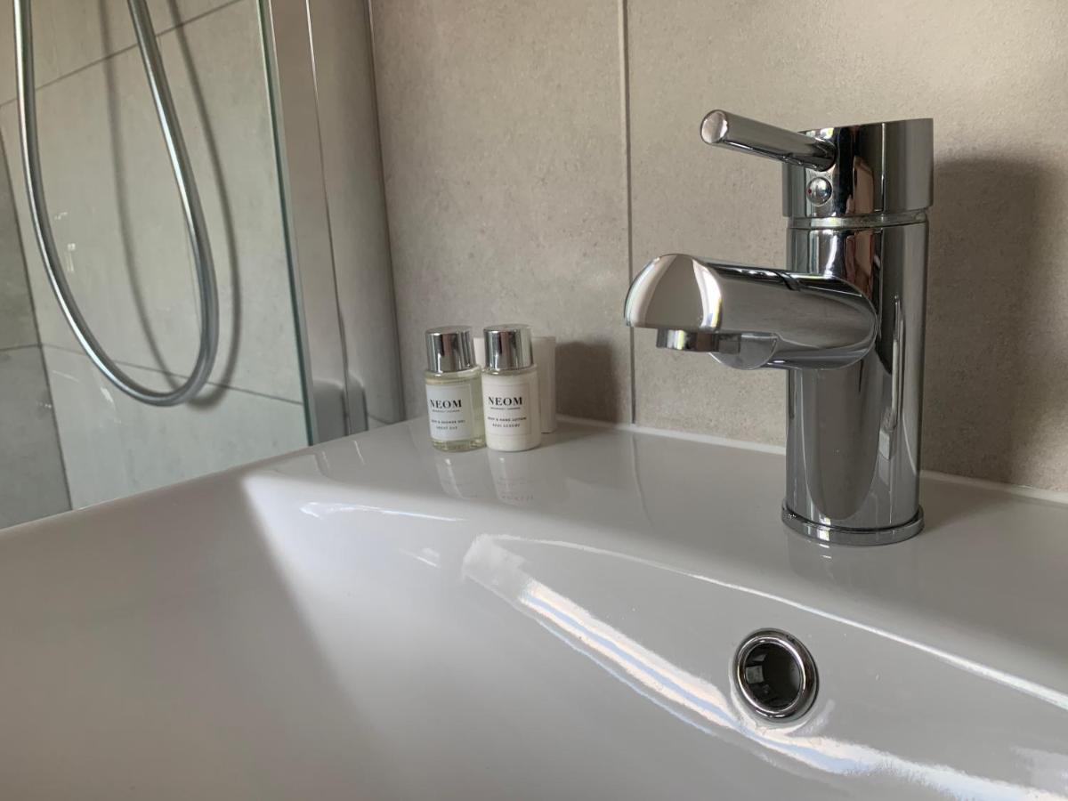 Double Room ensuite Bathroom