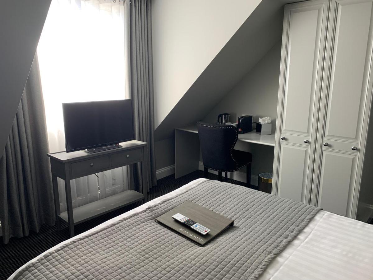 Double Room Private Separate Bathroom