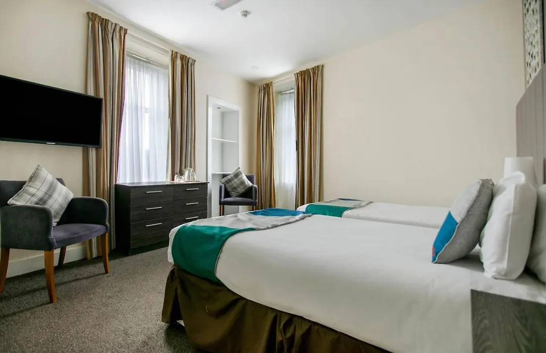 Oyo The Ivory Hotel-1