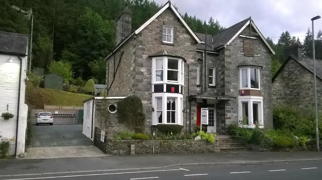 Glan Llugwy Holiday Home-1