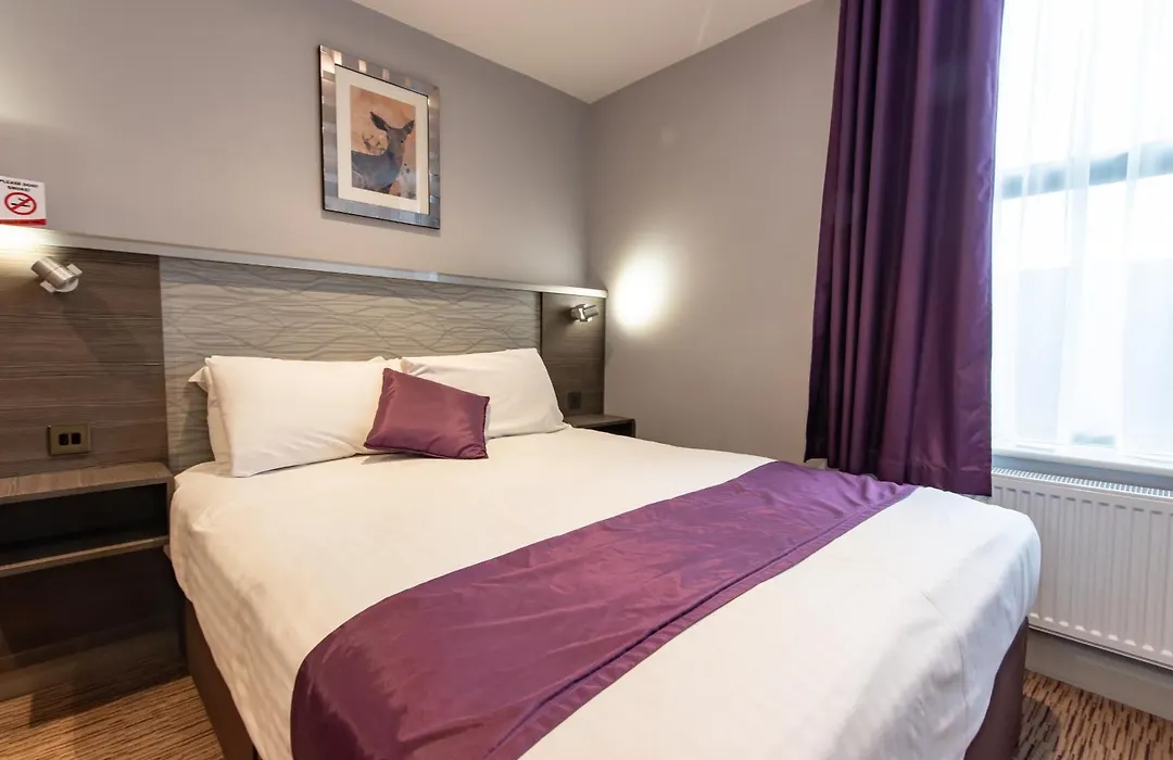 Hogs Back Hotel & Spa Nr Farnham-1