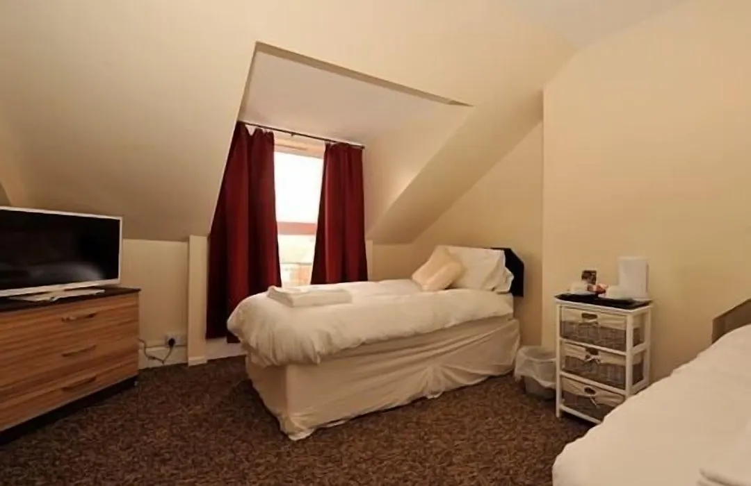 Gail'S Guest House-1