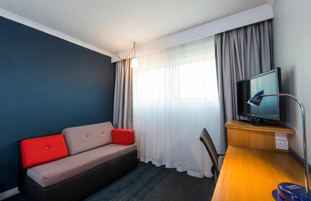 Holiday Inn Express Taunton East By Ihg-1