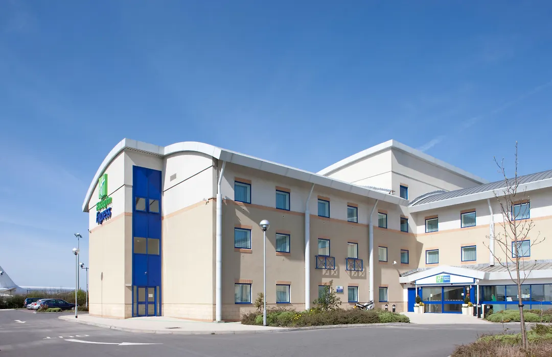 Holiday Inn Express Cardiff Airport, An Ihg Hotel-1