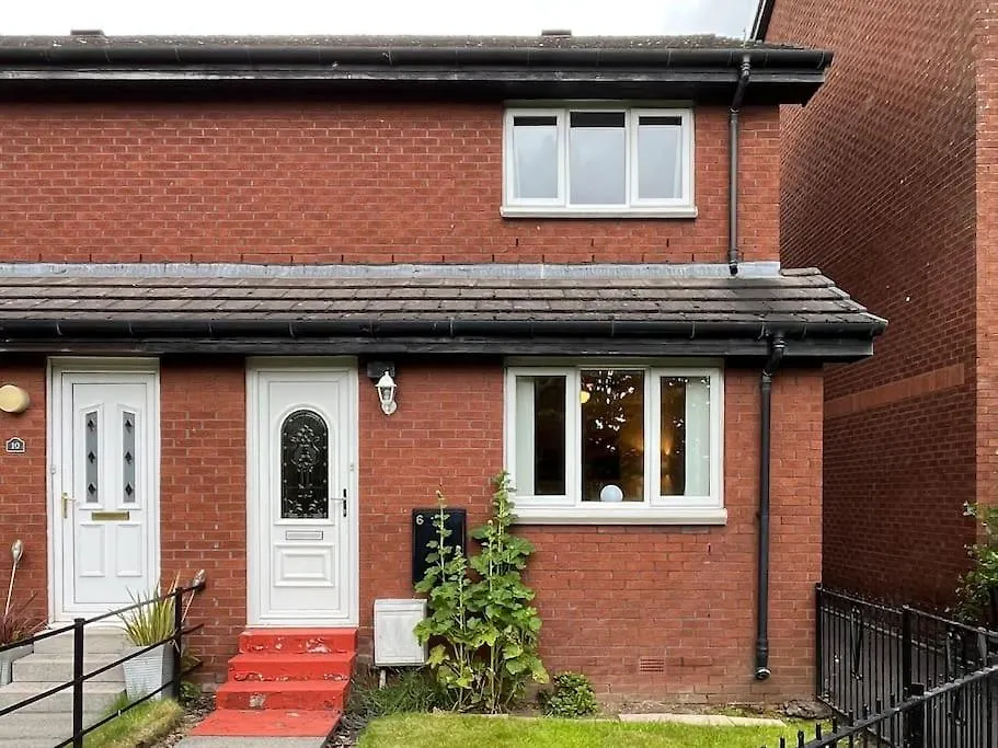 Spacious Home Near Glasgow Green-1