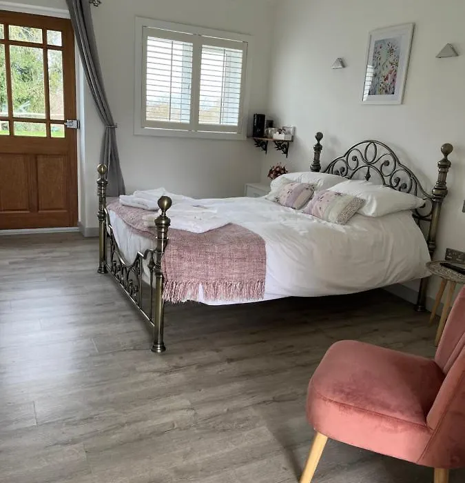The Crown Lodges-1