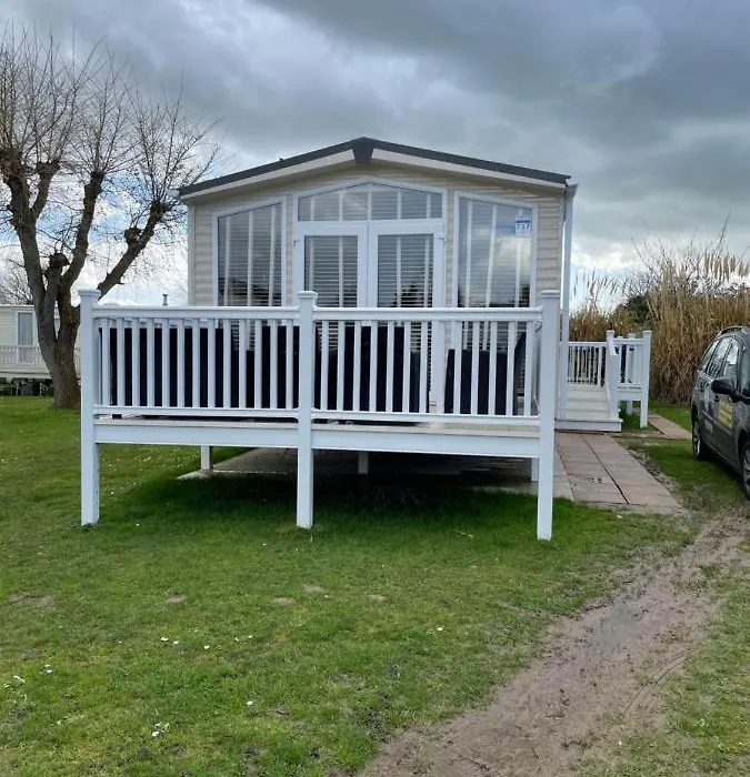 Holiday Home At Cherry Tree Holiday Park Burgh Castle Great Yarmouth Norfolk-1