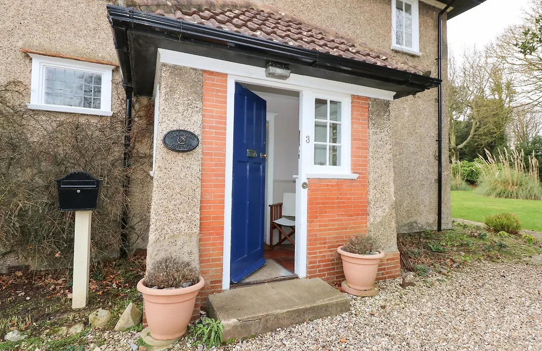 Beckhythe Cottage-1