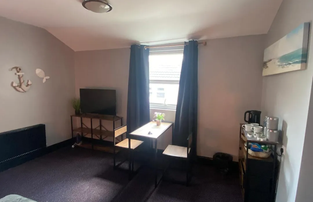 Bay View Rooms At Mentone Hotel-1