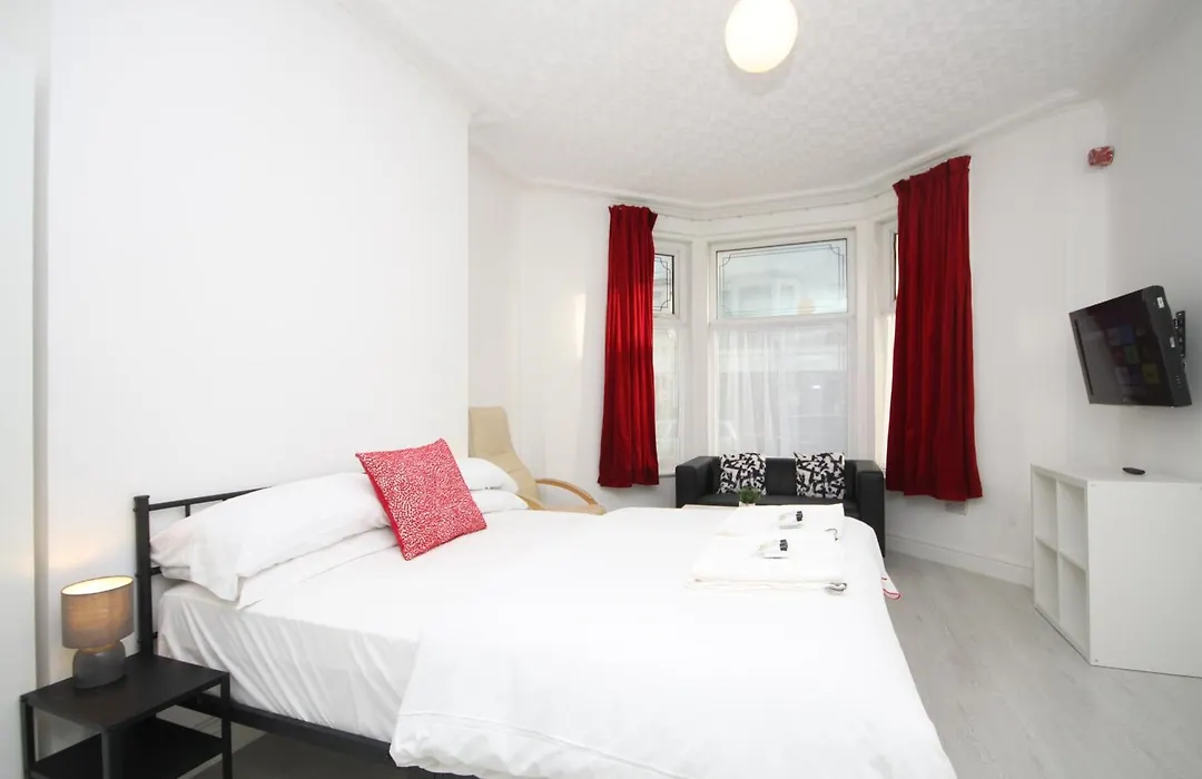 Barton Beachside Apartments: Modern Coastal Retreat-1