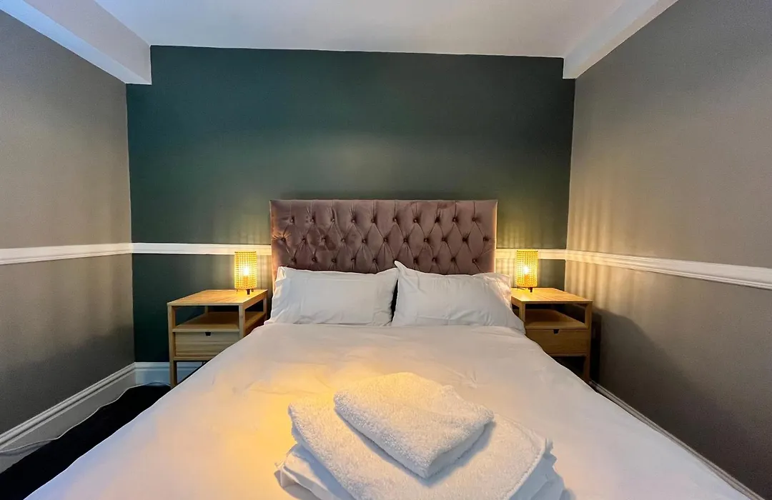 Luxury Apartment In Mossley Hill-1