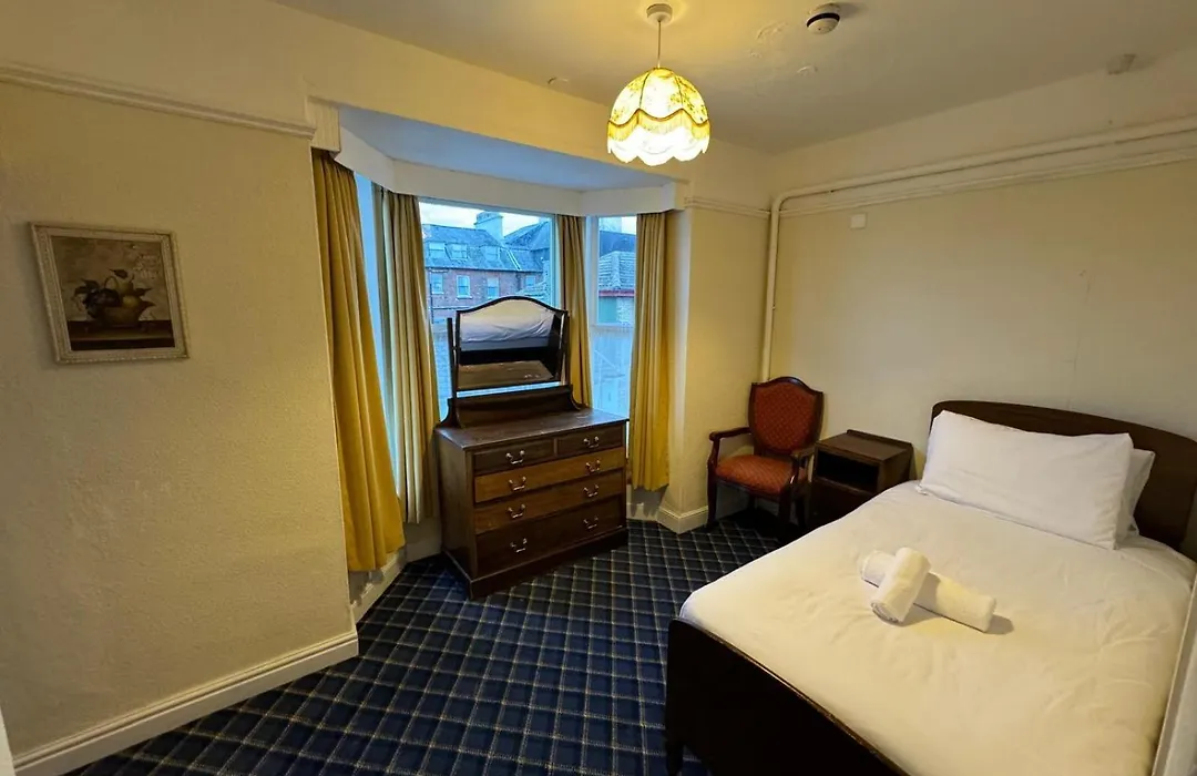 Royal Hotel-1