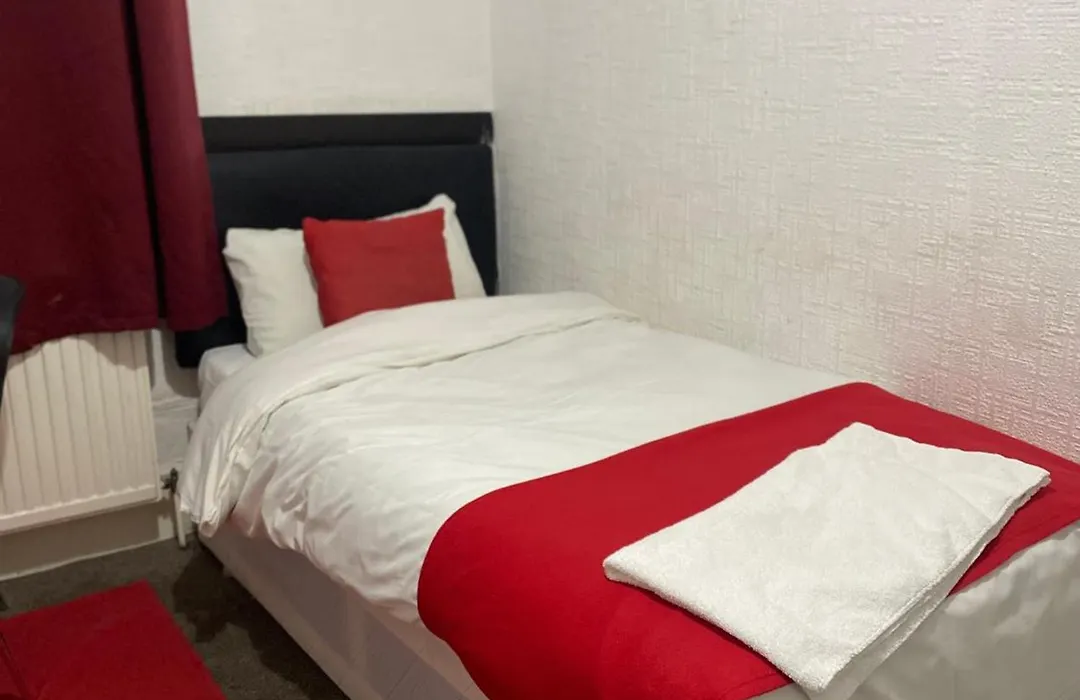 Saji Hotel Ilford-1