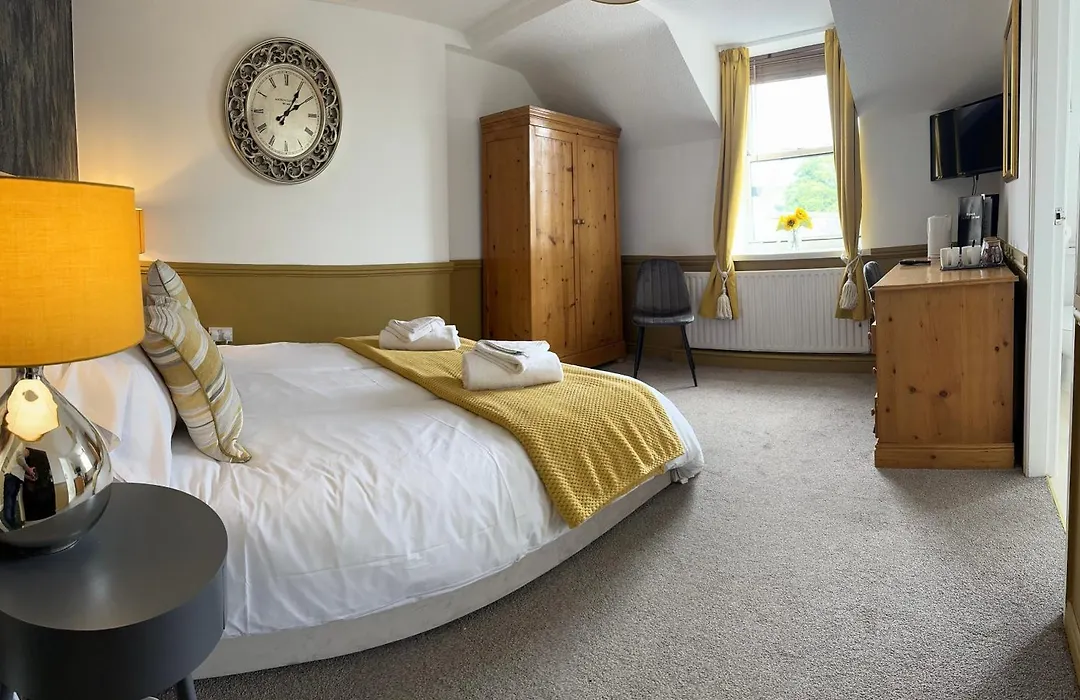 The Golden Lion Hotel-1