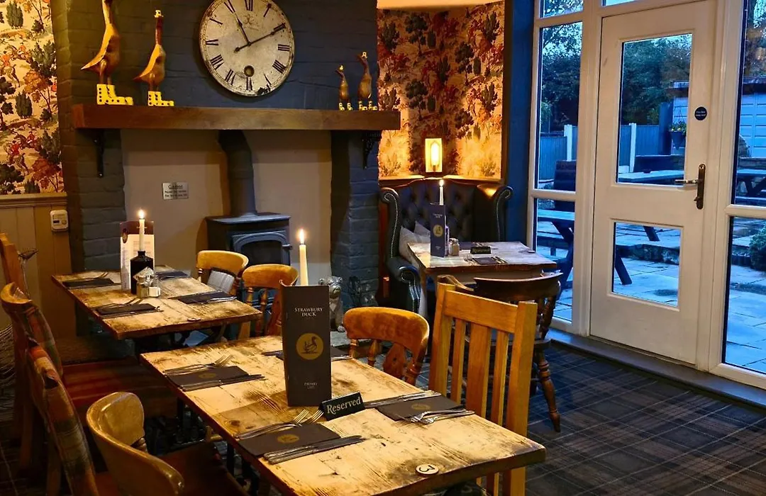 The Strawbury Duck Inn-1
