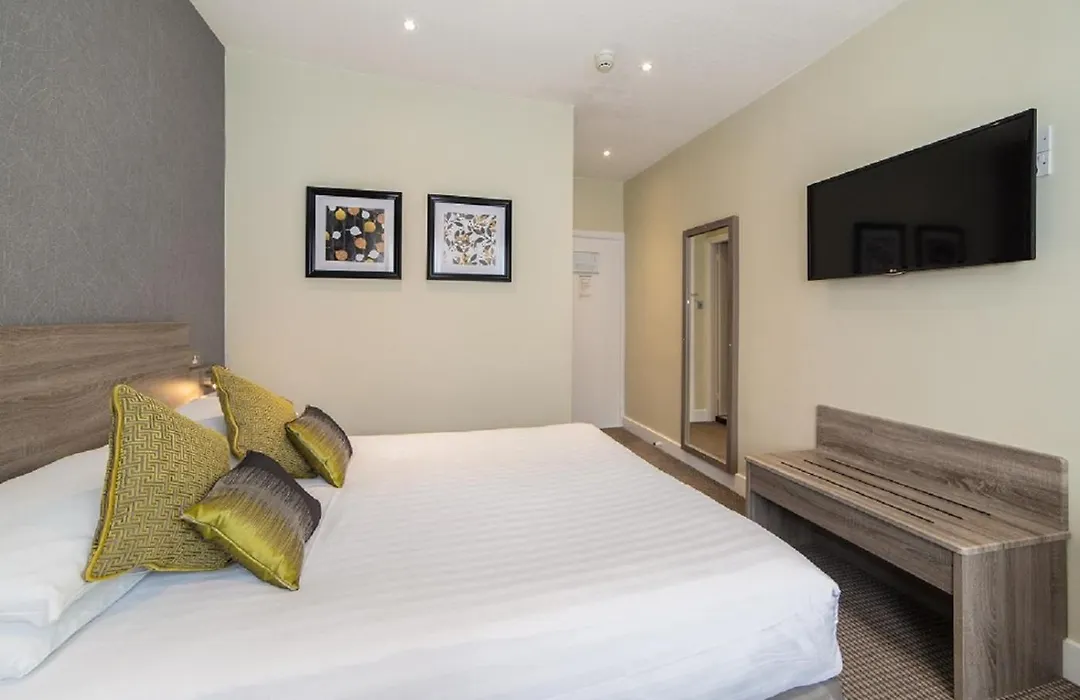 Phoenix Hotel-1