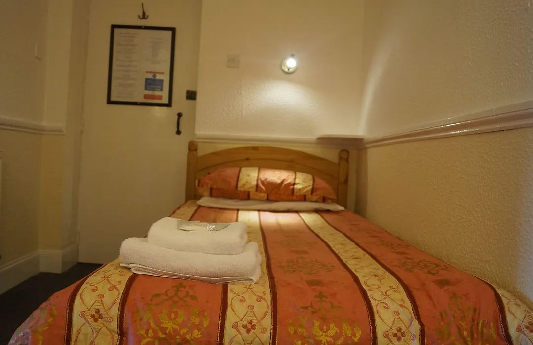 The Hampton Court Guesthouse-1