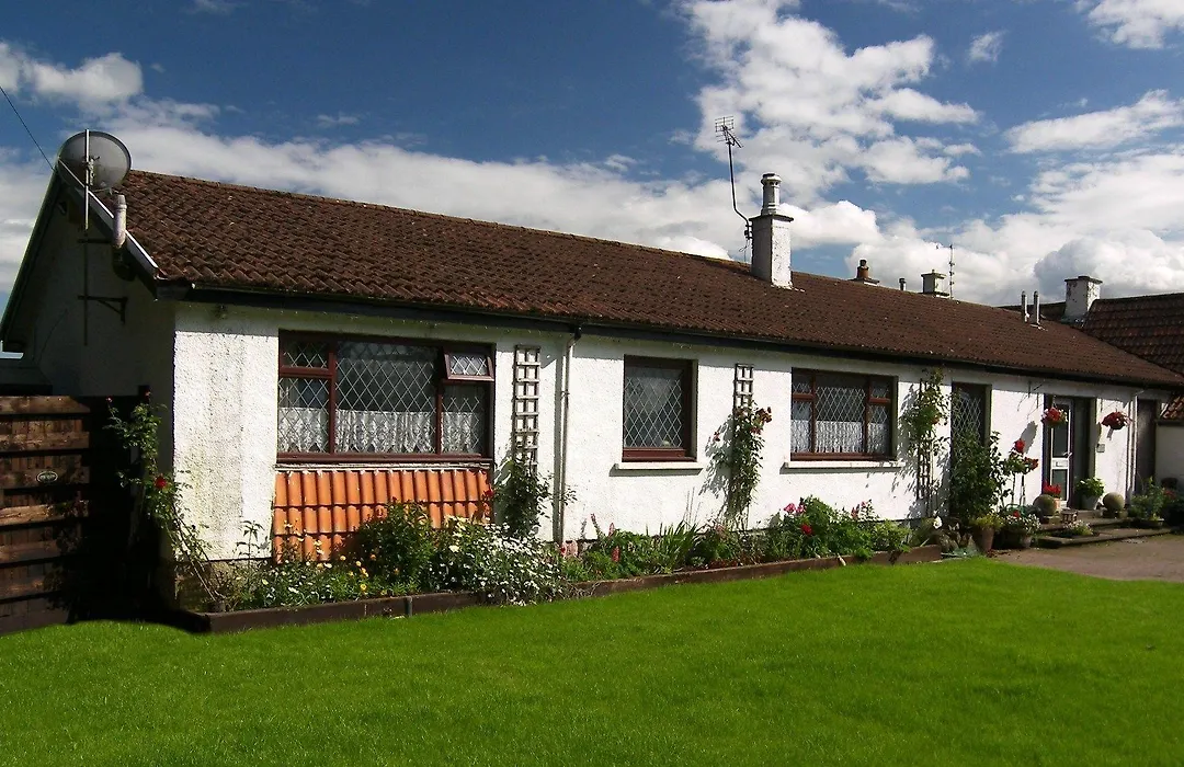 Hillview Cottage-1