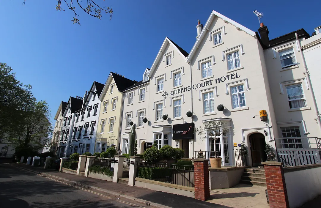 Queens Court Hotel-1