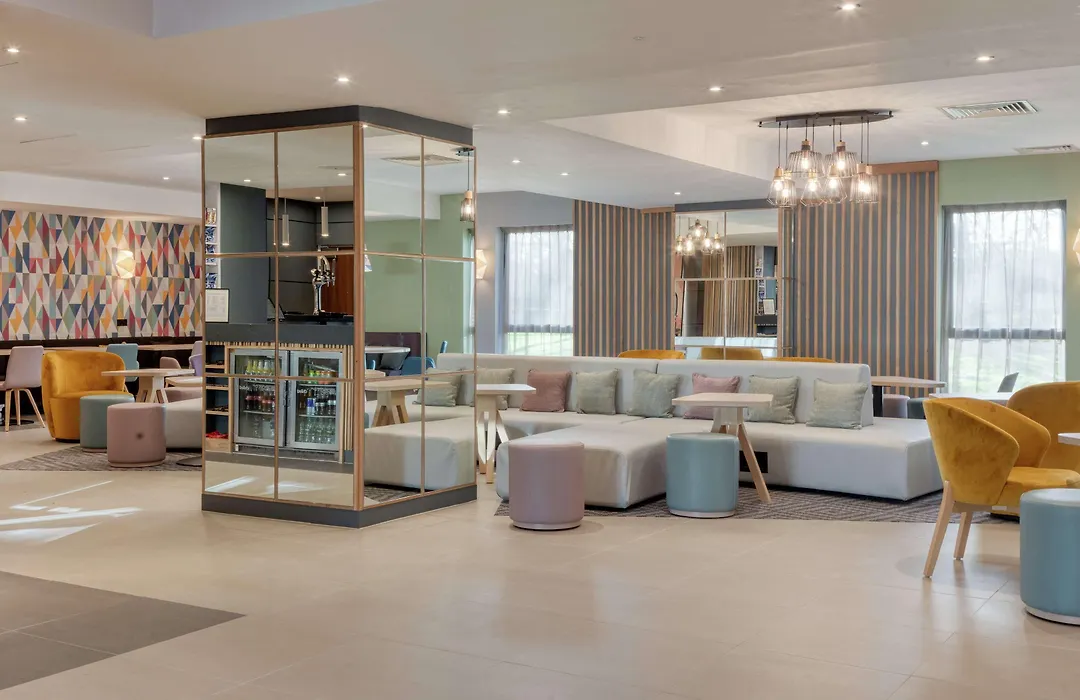 Hampton By Hilton Corby-1