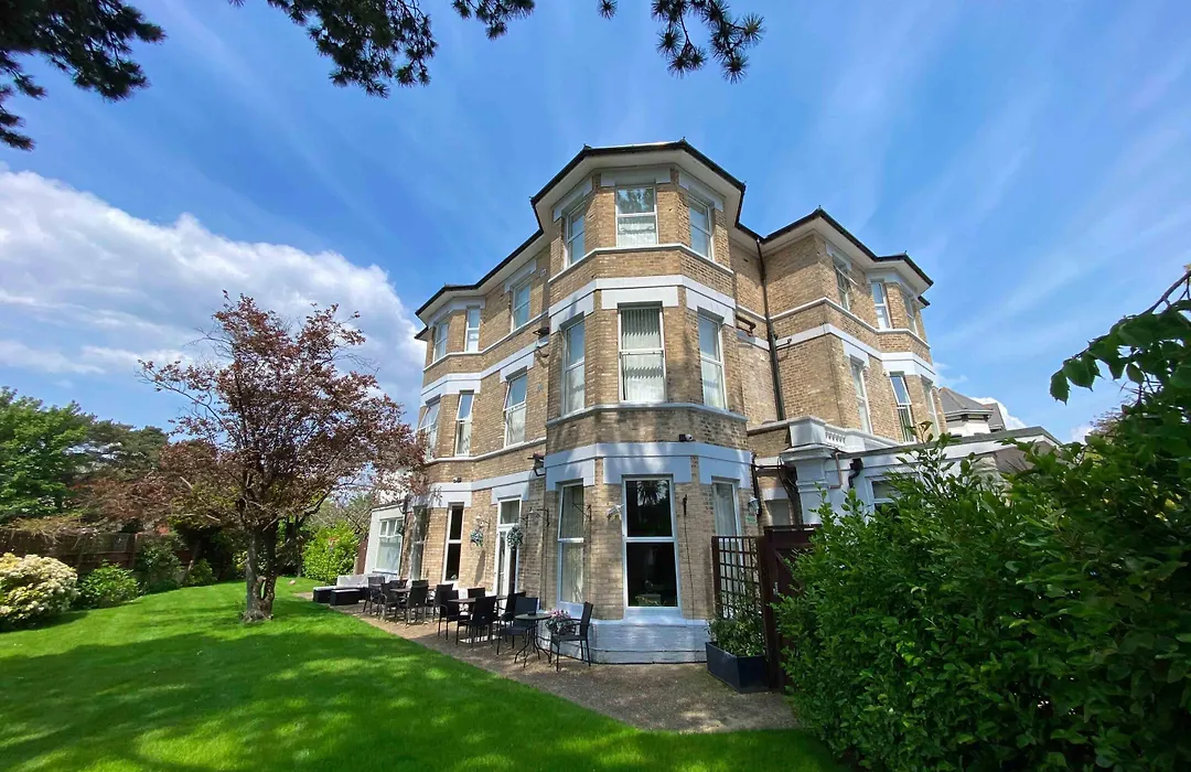Applewood Hotel-1