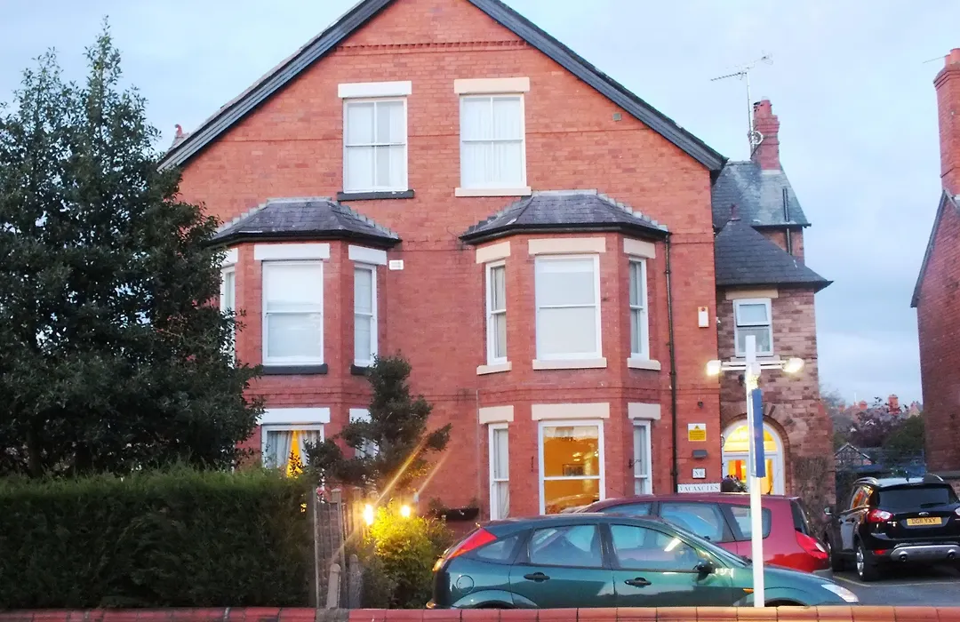 Chester Brooklands Bed & Breakfast-1