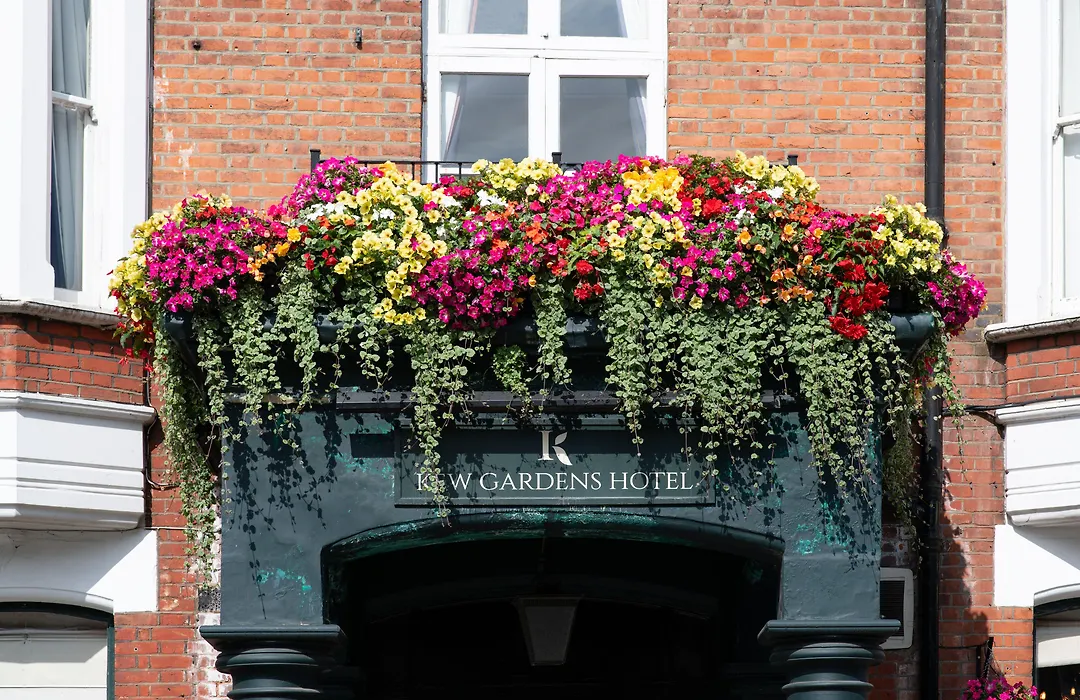 Kew Gardens Hotel-1
