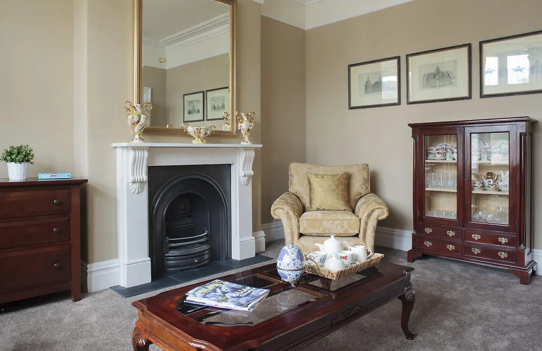 2 Crescent Gardens Guest House-1