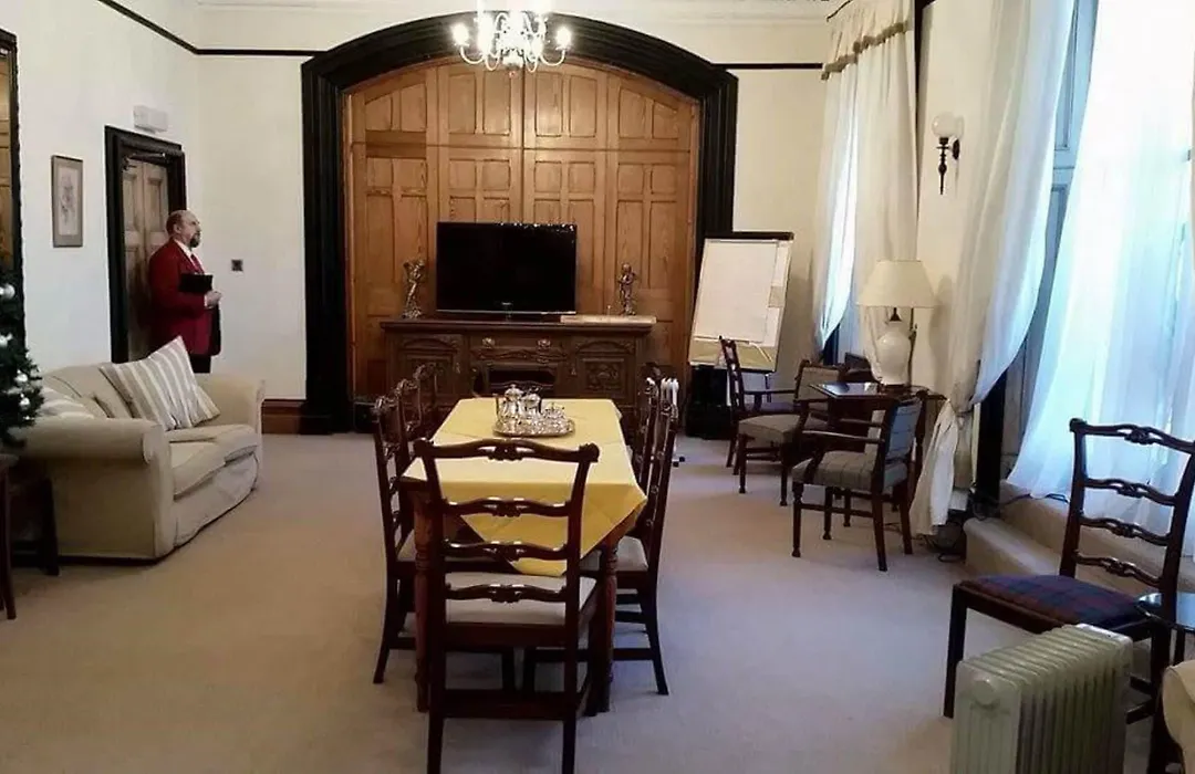 The Royal Hotel Tain-1
