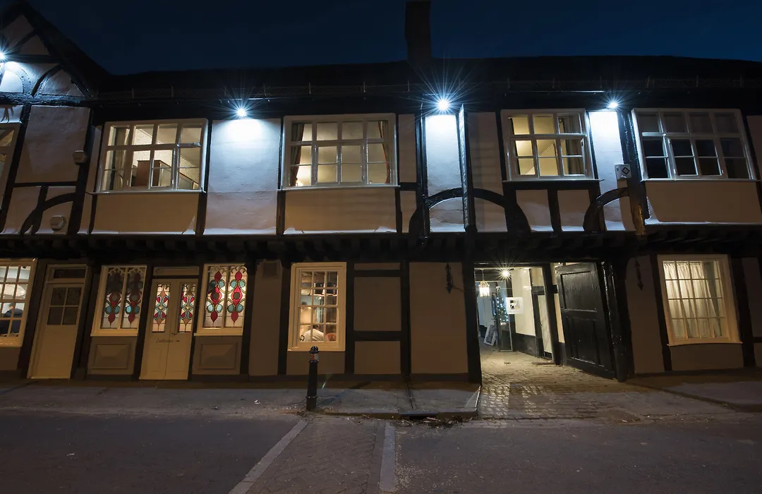 The Ostrich Inn Colnbrook London Heathrow-1