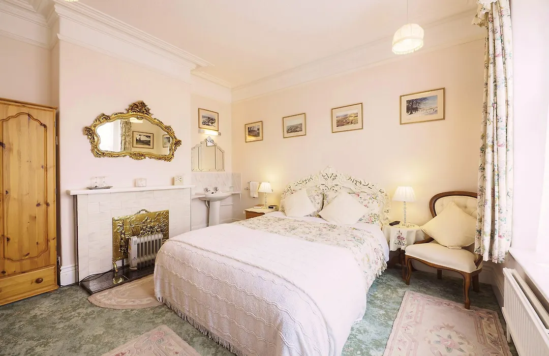 Braemar Guest House-1