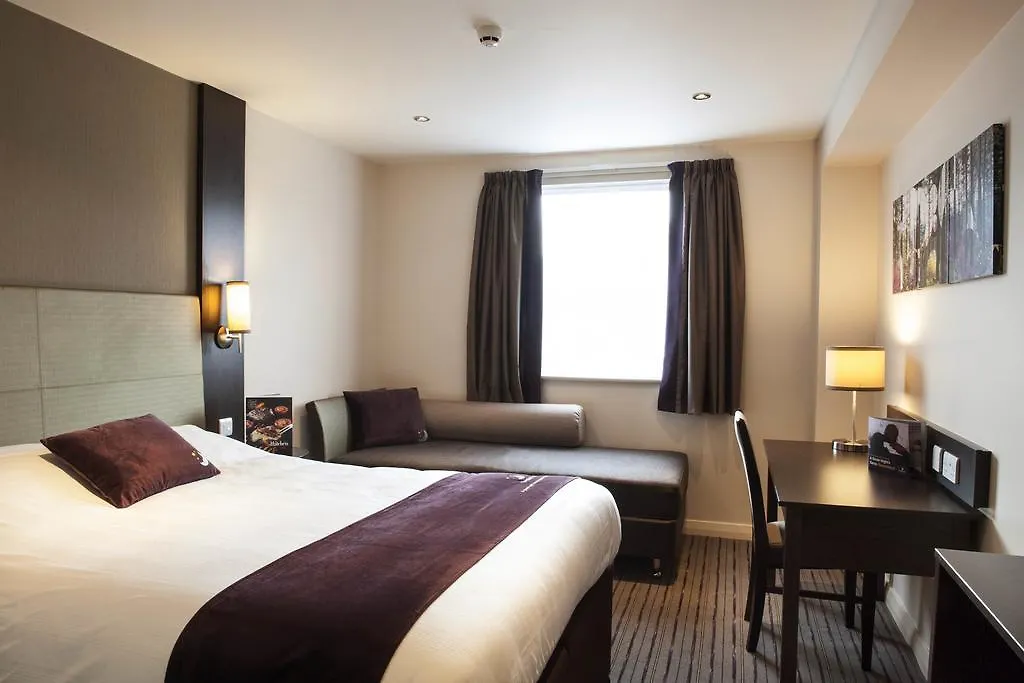 Premier Inn Bridgwater-1
